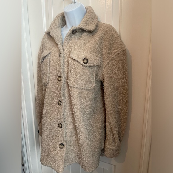 Bagatelle Women’s Faux Sherpa Teddy Shacket Front Pockets Tan Size XS - Picture 2 of 7